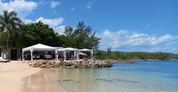 Falmouth: Bamboo Beach Club with Lunch & Cocktails