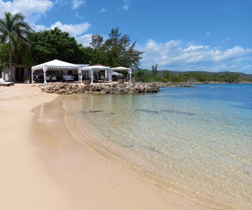 Falmouth: Bamboo Beach Club VIP Access + Lunch & Cocktails