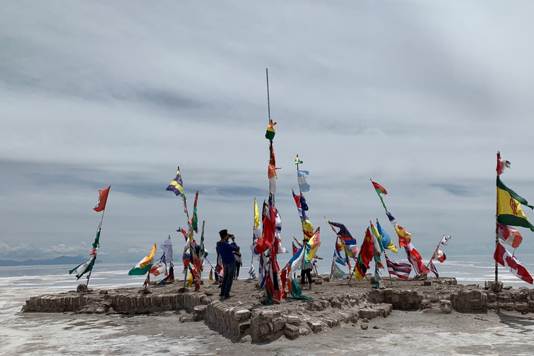 UYUNI SALT FLAT & TUNUPA VOLCANO: 2 DAYS/1 NIGHT EXPEDITION