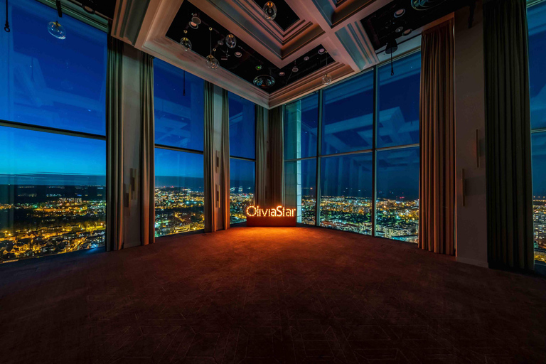 Gdańsk: Bachata Dance Workshop on a 34th Floor