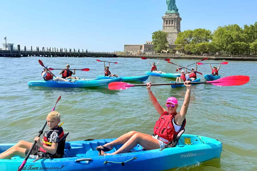 NYC: Hudson River geführte Kajaktour mit Freiheitsstatue. Foto: GetYourGuide NYC: Hudson River geführte Kajaktour mit Freiheitsstatue. Foto: GetYourGuide