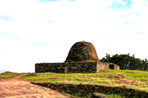 Colombo: Yapahuwa Rock Fortress and Kurunegala Day Trip