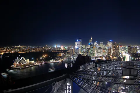 Sydney - klättring BridgeClimb Sydney Harbour Summit Night
