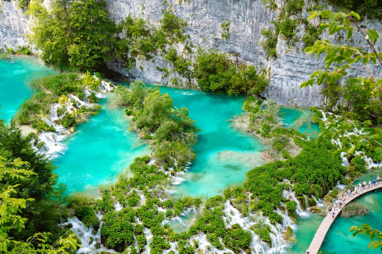 Tour privado de un día por las Cascadas de Krka y el Castillo de Juego de Tronos