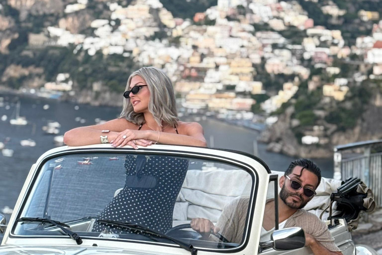 جولة تصوير سيارات مع سيارة كلاسيكية أيقونية في ساحل أمالفي