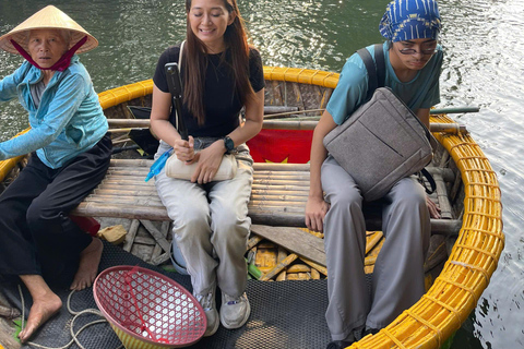 Hoi An: Basket Boat, Lantern Making Class & Hoai River Ride
