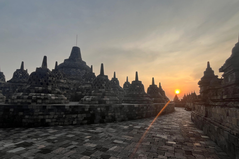 Yogyakarta: Borobudur Sunset and Mount Merapi Lava Tour
