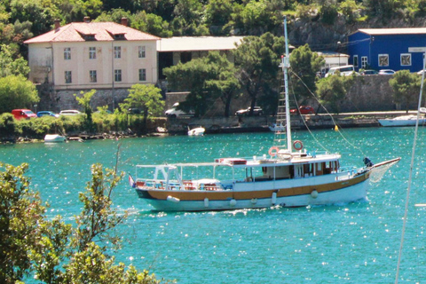 دوبروفنيك: جولة بالقارب ليوم كامل في الكهف الأزرق وجزر إلافيتي