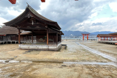 Hiroshima: rundtur till Peace Memorial Park och ön MiyajimaHiroshima: personer med JR Pass eller biljett till höghastighetståg