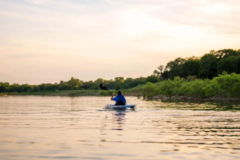 Grapevine Lake: Clear Kayak Tour