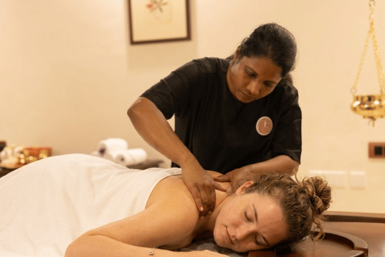 Kochi: Wayanad 2-Day Luxury Wellness Retreat & Safari