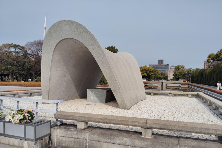 Hiroshima: 5.5-Hour Highlights Tour with Professional guide