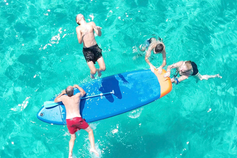 Palma: Deluxe Catamaran with Snacks, Drink, SUP & Snorkeling