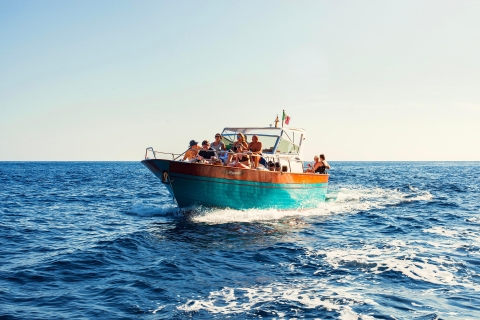 desde Sorrento: Capri Select Tour en barco con la Gruta AzulSorrento: Capri Select Tour en barco con la Gruta Azul