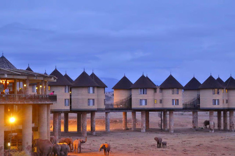 Mombasa/Diani: Taita Hills 2-Day Safari with Meals & Pickup