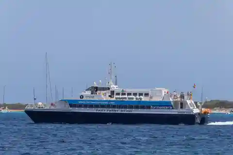 Formentera: upptäck vårt paket med snabbfärja + cykel
