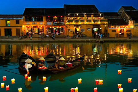 Hoi An: Gita notturna in barca e rilascio delle lanterne sul fiume Hoai