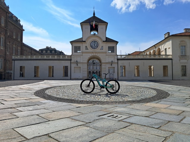 Reggia di Venaria to Valentine's Park: self-guided by e-bike