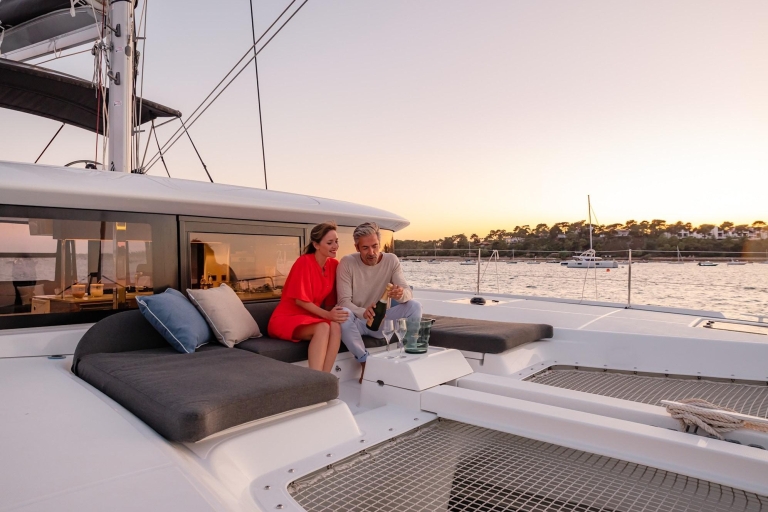 Pasito Blanco: Private catamaran excursion with food & drink 2 hours/Sunset