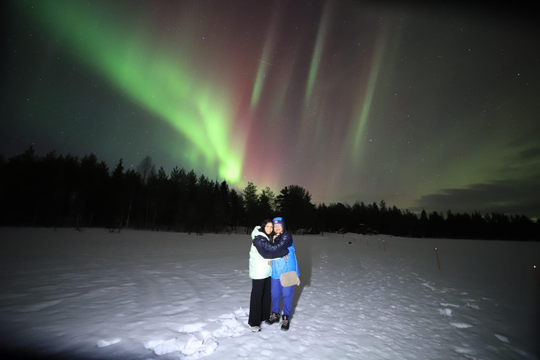 Levi: La magia dell&#039;aurora boreale - Osservazione delle stelle con il telescopioLevi: La magia dell&#039;aurora boreale – Osservare le stelle con il telescopio