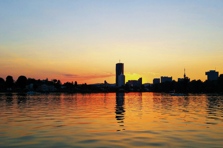 Wenen: Avondrondvaart langs de DonauWenen: avondrondvaart over de Donau