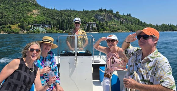 Garda: Boat Tour to Isola del Garda with Tasting
