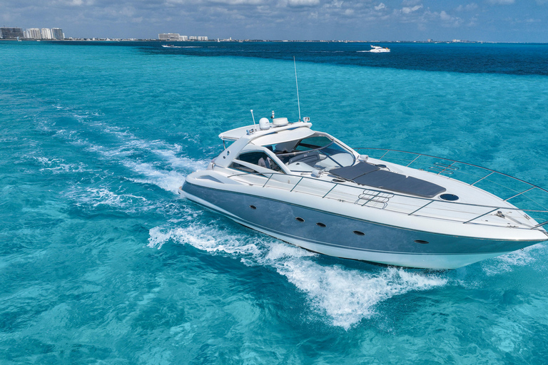 Cancun: Noleggio di uno yacht di 52 piedi* Cancun: Noleggio di uno yacht di 52 piedi