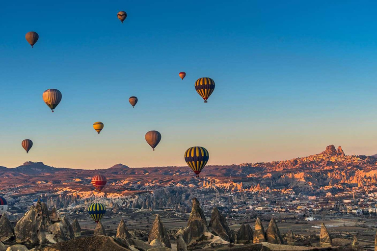 Cappadocia: Goreme Hot Air Balloon Flight at Sunrise