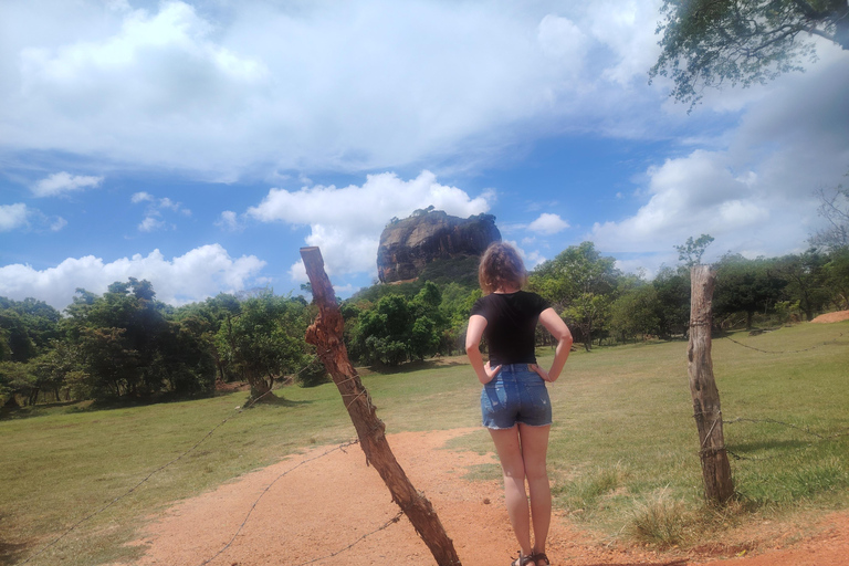 From Kandy: Sigiriya Rock Fortress & Dambulla Day Trip