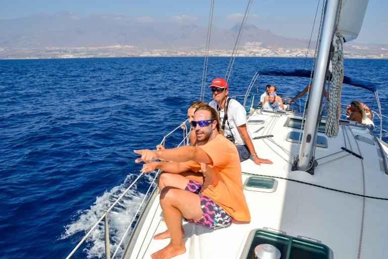 Tenerife: crucero de 3 h en velero de lujo con comida y esnórquelTenerife: excursión de 3 horas en velero de lujo con comida