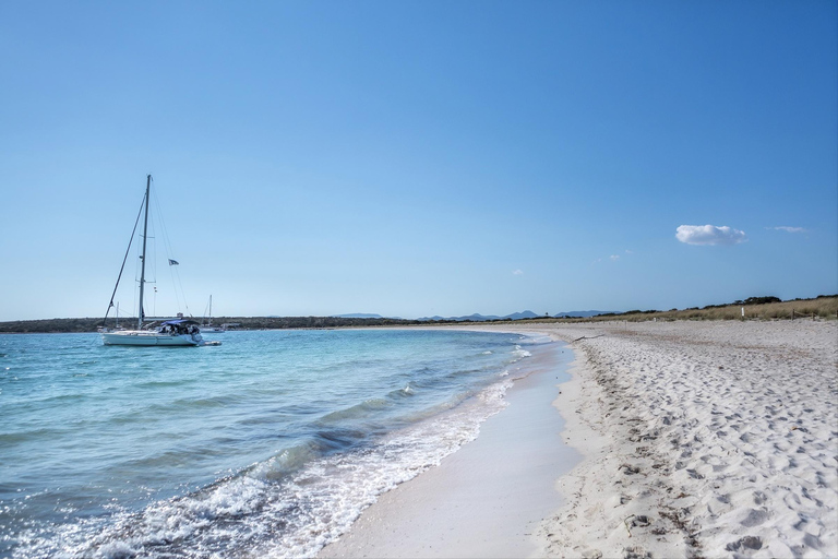 Ibiza: Classic Sailboat Cruise to S'Espalmador and Formentera