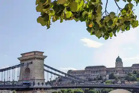 Budapest - en stadspromenad Guidad promenad till sevärdheter och specialiteter