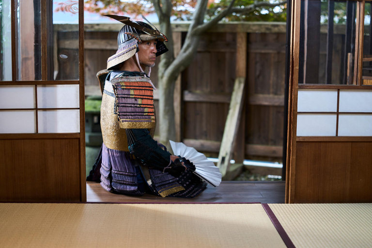Kanazawa: Samurai Armor Experience with Professional Photos