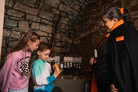 Edinburgh: Kids Underground Gory Stories Small-Group Tour