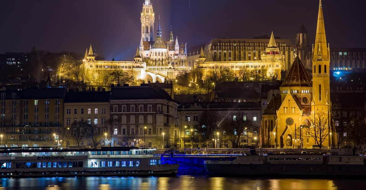 Disfruta de un recorrido de iluminación de 2 horas en Budapest