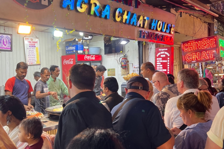 Najlepsza 3-godzinna wieczorna wycieczka Street Food & Local Bazar Tour w AgrzeLokalne jedzenie uliczne i lokalny bazar przez Tuk-Tuk