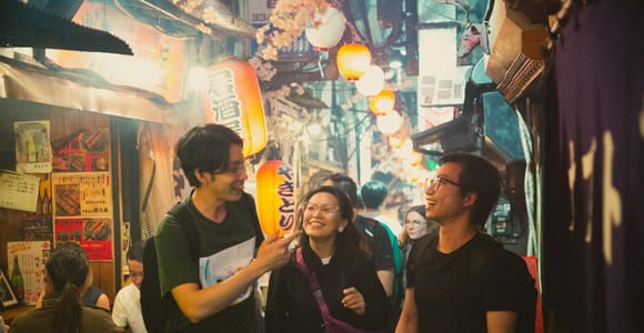 Shinjuku : izakayas et bars du Golden Gai avec un guide
