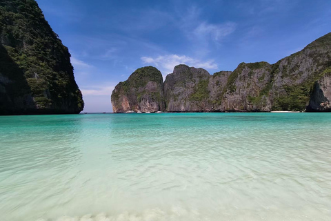 Phuket: Phi Phi Islands Yacht Cruise with Thai Longtail Boat FD1 Phi Phi Tour – Excluding National Park Fee
