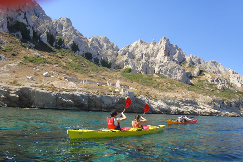 Marsylia: Wycieczka z przewodnikiem po Calanques Sea KajakingMarsylia: kajakarstwo morskie Calanques z przewodnikiem