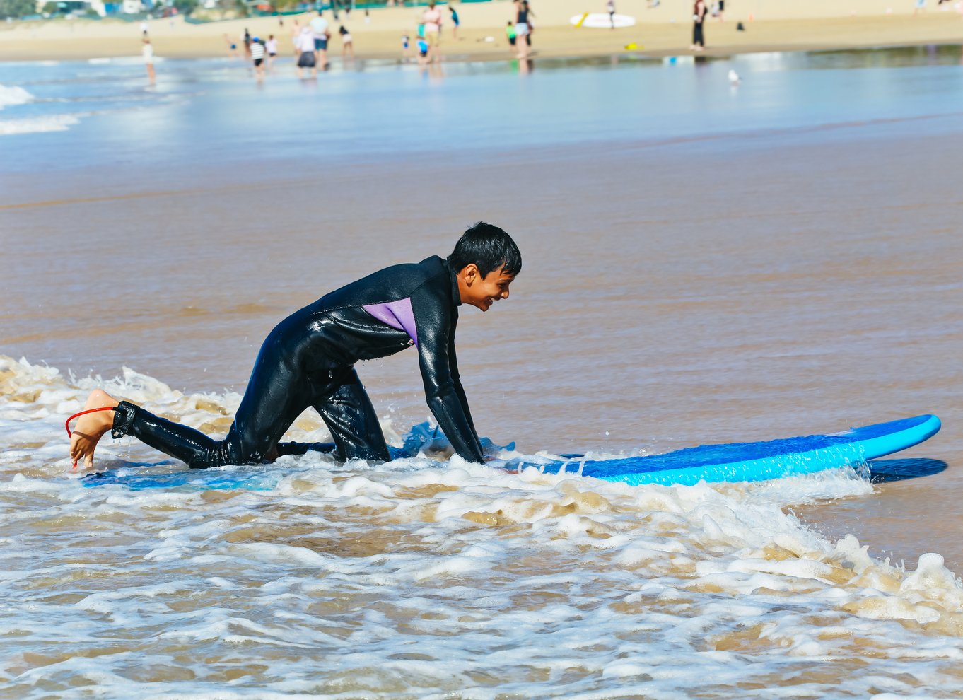 Surfers Paradise: Surflektion på Gold Coast