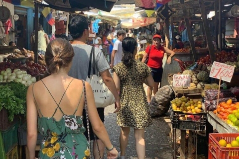 Cartagena: Bazuro Local Food Market Walking tour
