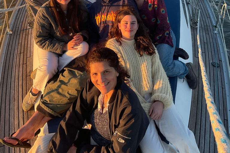 Sunset aboard a sailboat in Lisbon! Sunset aboard a sailing boat in Lisbon!