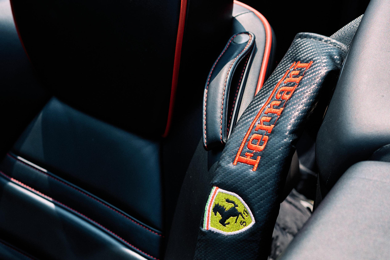 tokyo:Daikoku PA JDM Car Meeting by Ferrari/Maserati/VIP VanTokio: Wycieczka samochodowa Daikoku PA w Ferrari California