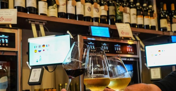 Bologna: Bottega Botlé&#39;s Local Wine Tasting & Sommelier Game