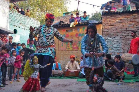 Delhi: Kathputli Colony Street Performances Walking Tour