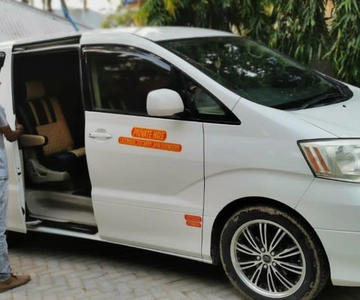 Zanzibar : Reliable Taxi and Transfers services