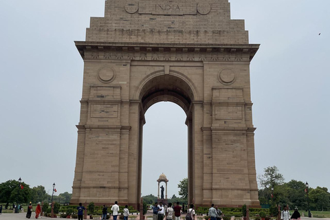 From Delhi Airport: Layover Guided Old &amp; New Delhi TourFull Day New &amp; Old Delhi Tour With Car, Guide &amp; Entry Fees