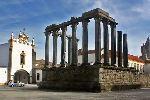 Da Lisbona: Tour di Évora con degustazione di vini inclusa