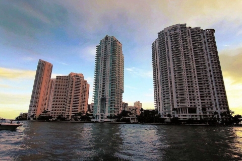 Miami: Verken Iconische Bezienswaardigheden tijdens een 90-minuten durende rondvaart