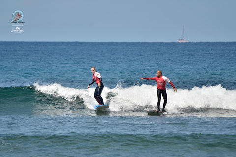 Tenerife : clases de surf para principiantes y intermedios Tenerife : Learn to surf Canary waves with us!